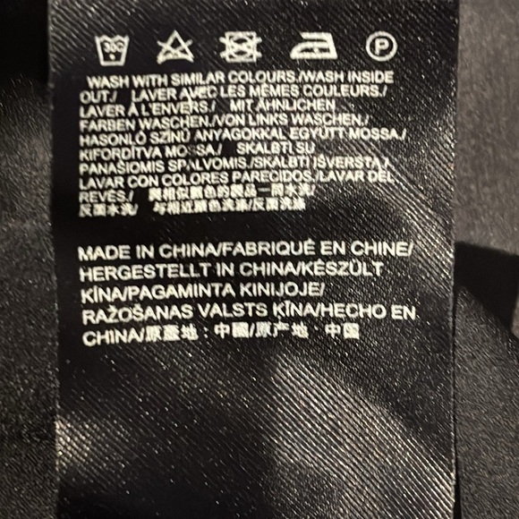 MEXX cosmopolitan pleated sleeveless blouse. Medium/ large - Picture 6 of 12